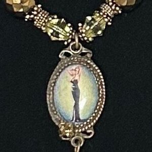 Vintage Women's Pendant Sautoir Necklace 17" White & Gold Pin-Up Design Jewelry